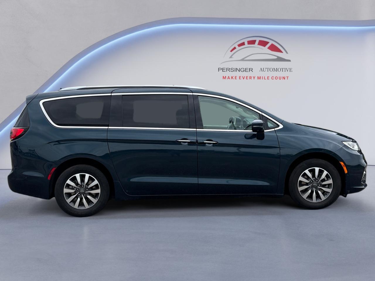 Chrysler Pacifica Hybrid Touring L FWD 2021
