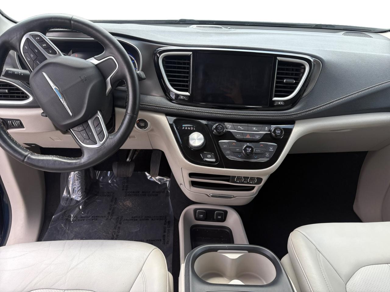 Chrysler Pacifica Hybrid Touring L FWD 2021