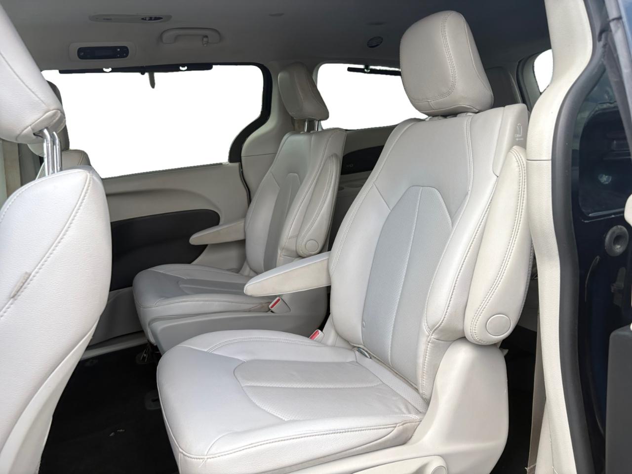 Chrysler Pacifica Hybrid Touring L FWD 2021