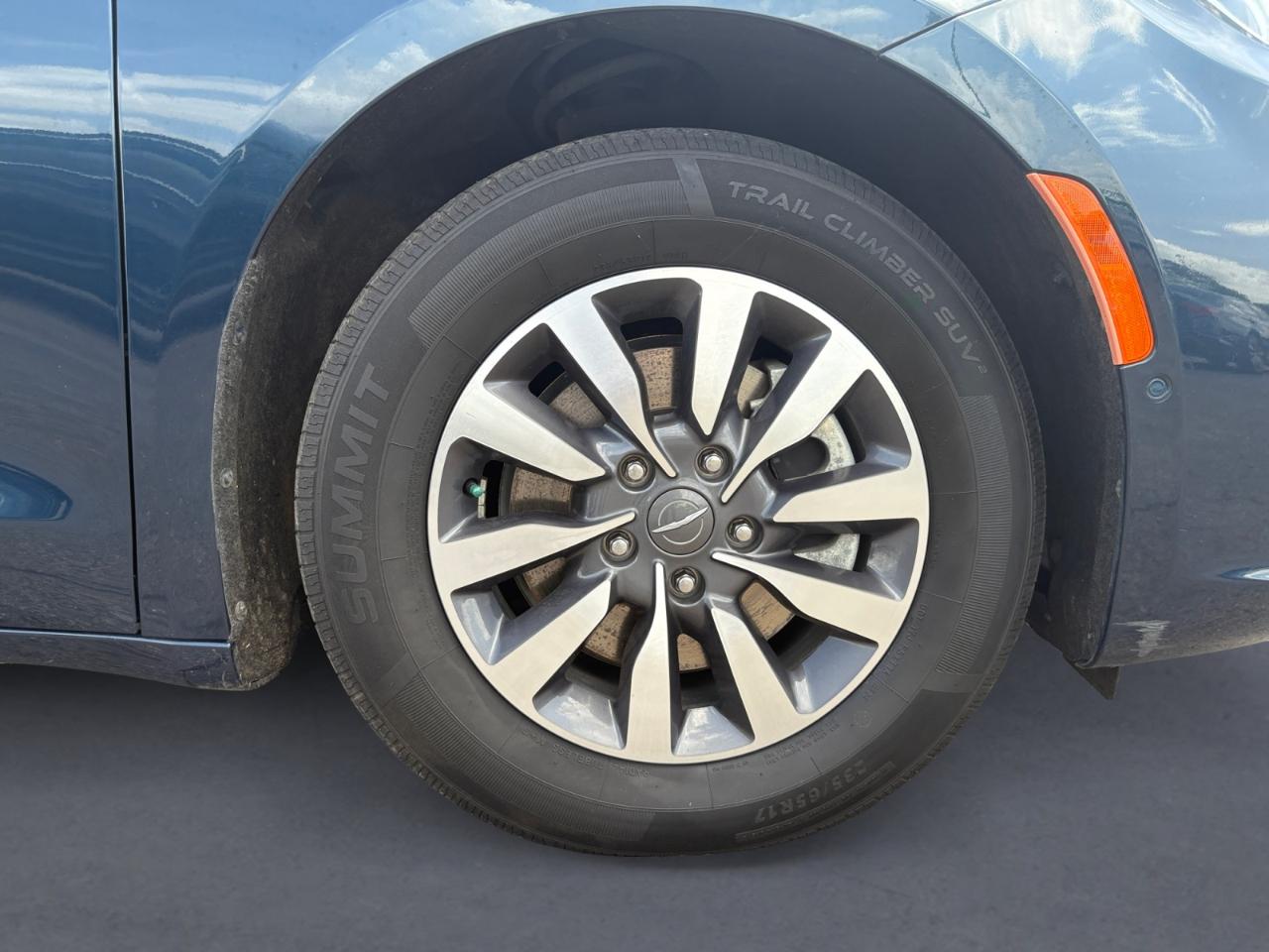 Chrysler Pacifica Hybrid Touring L FWD 2021