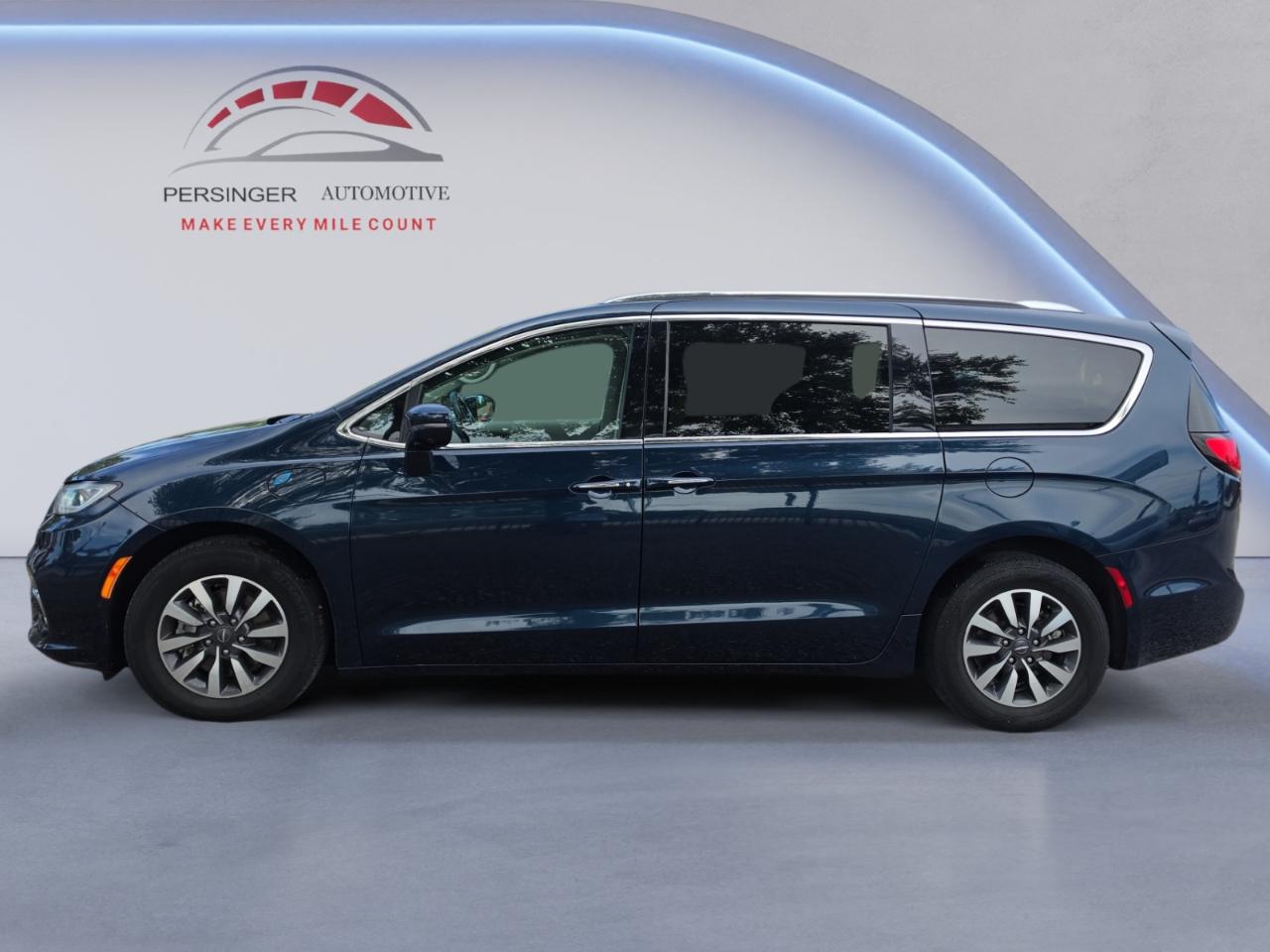 Chrysler Pacifica Hybrid Touring L FWD 2021