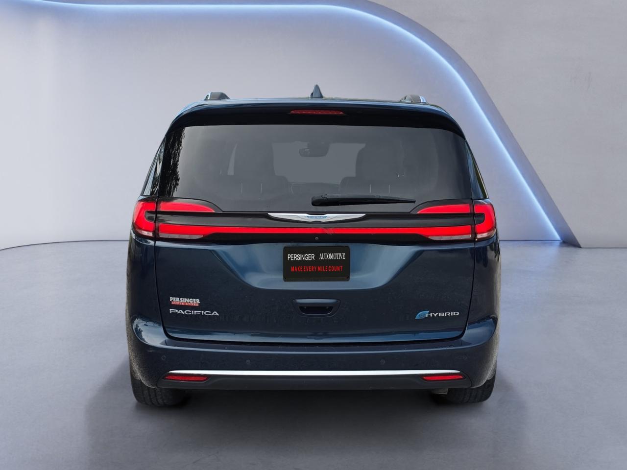 Chrysler Pacifica Hybrid Touring L FWD 2021