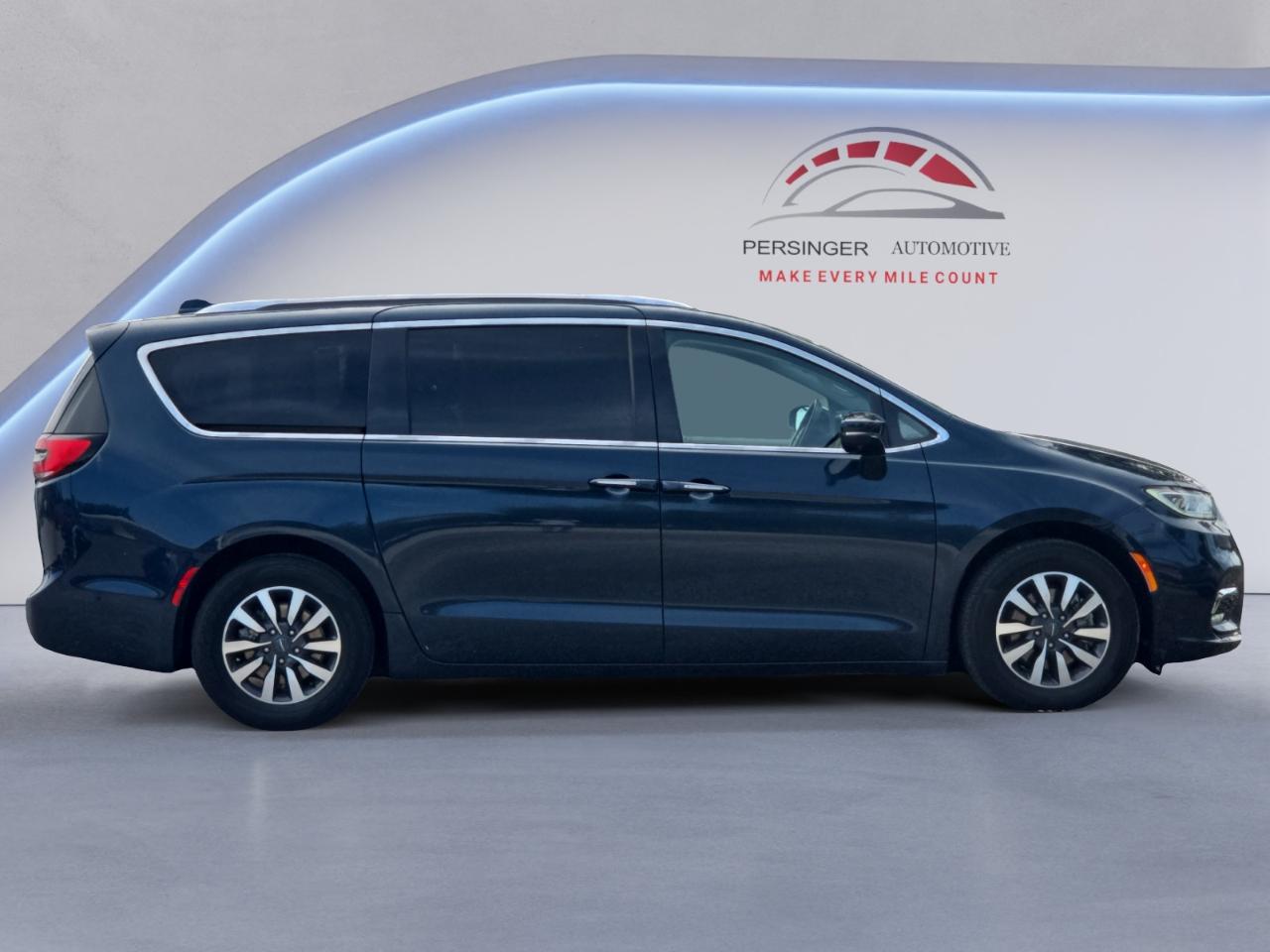 Chrysler Pacifica Hybrid Touring L FWD 2021