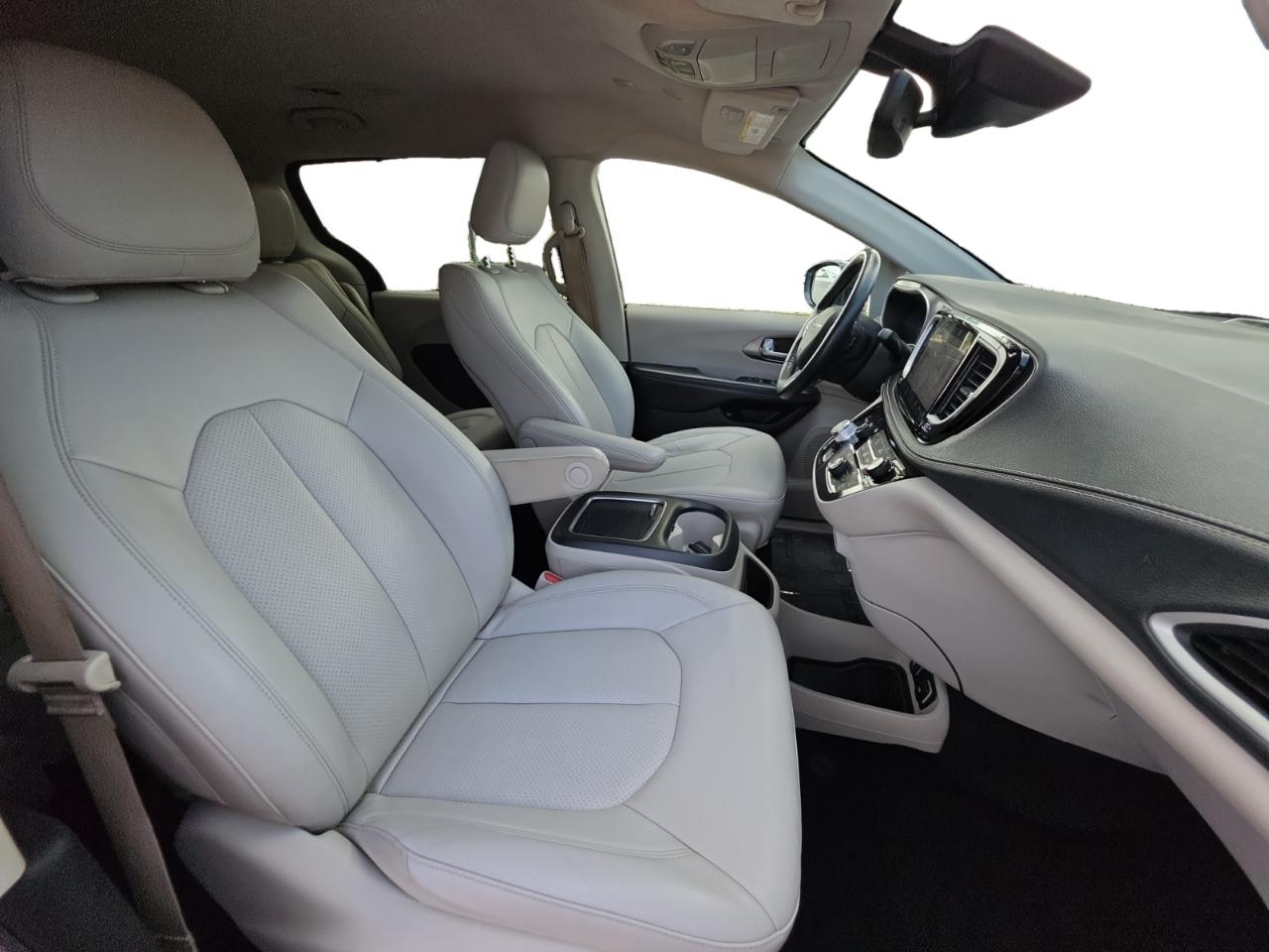 Chrysler Pacifica Hybrid Touring L FWD 2021