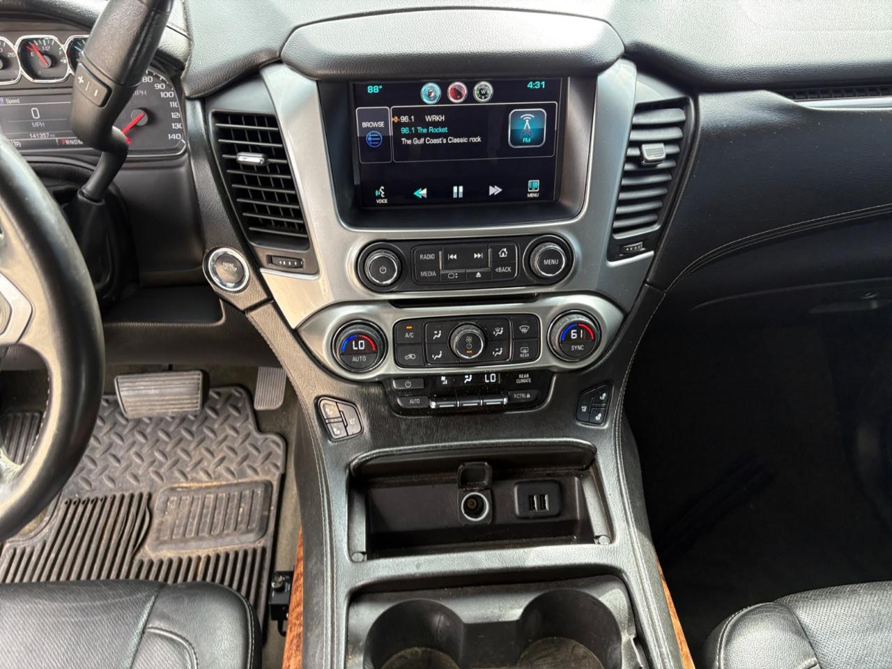 Chevrolet Suburban 2WD 4dr LTZ 2015