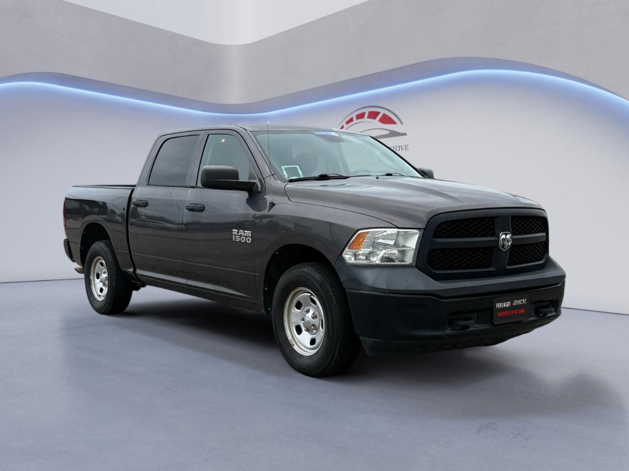 RAM 1500 4WD Crew Cab 140.5" Tradesman 2016