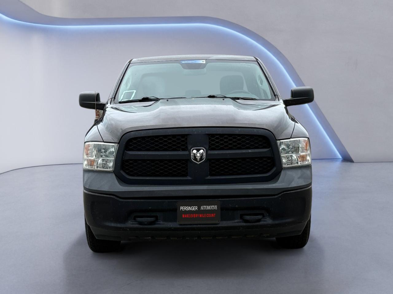 RAM 1500 4WD Crew Cab 140.5" Tradesman 2016