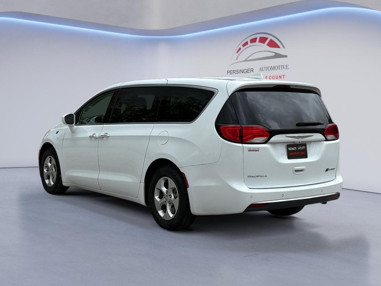 Chrysler Pacifica Hybrid Touring Plus FWD 2018