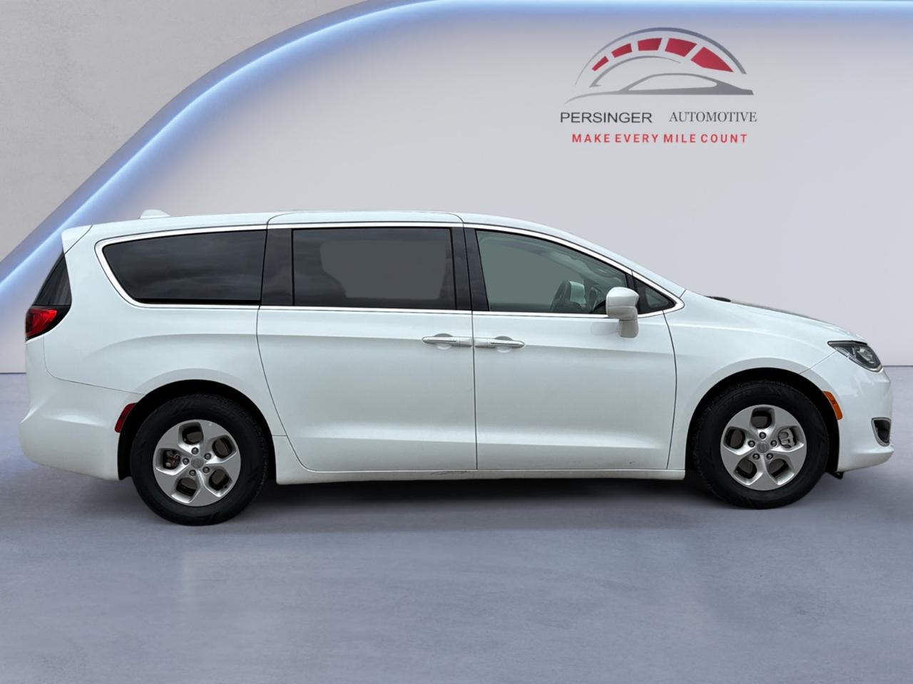 Chrysler Pacifica Hybrid Touring Plus FWD 2018