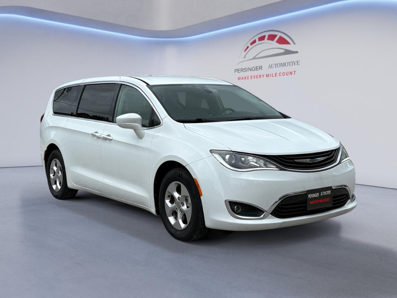 Chrysler Pacifica Hybrid Touring Plus FWD 2018