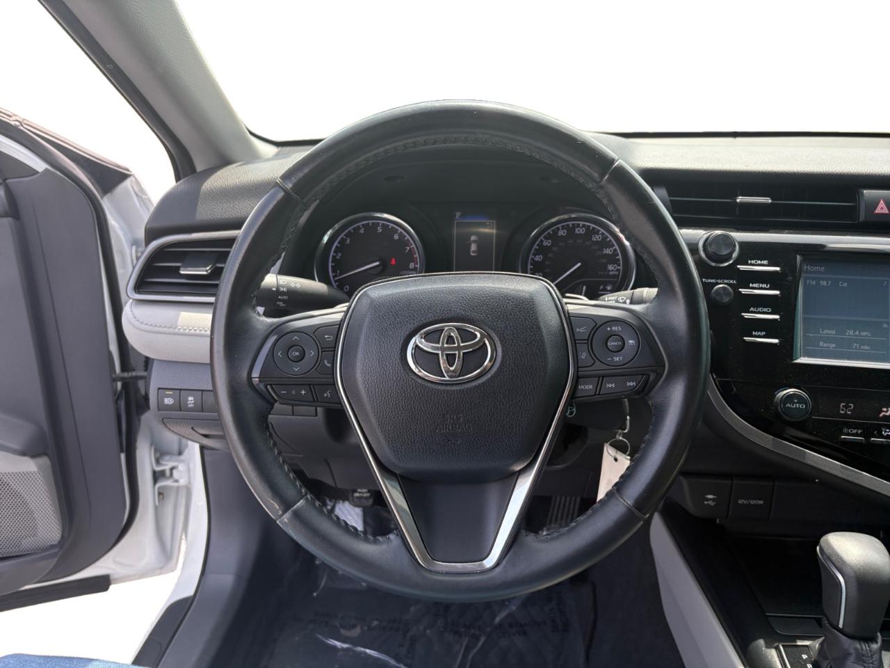 Toyota Camry XLE Auto (Natl) 2019