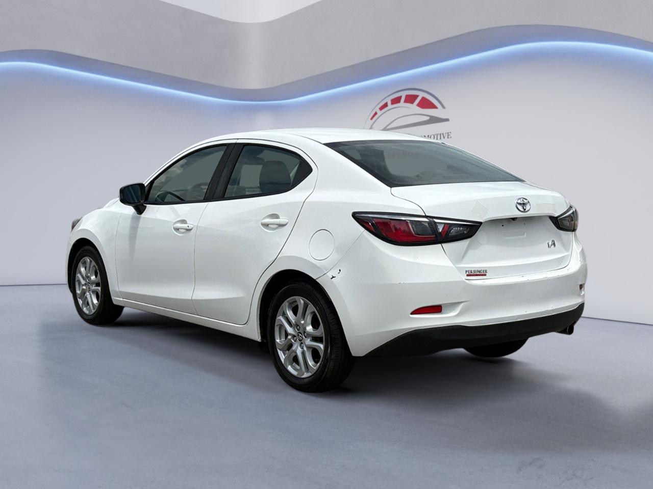 Toyota Yaris iA Manual (Natl) 2017