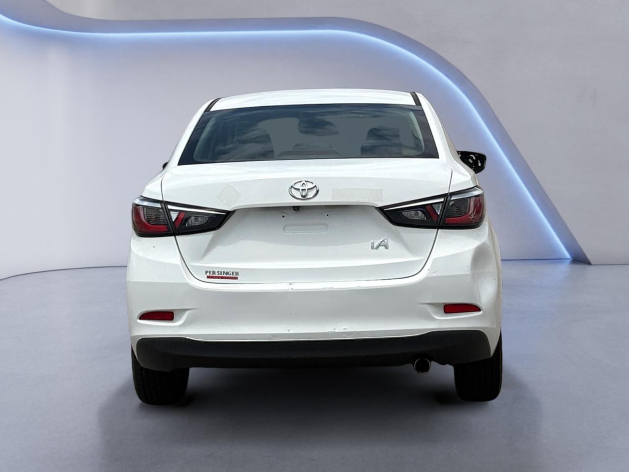 Toyota Yaris iA Manual (Natl) 2017