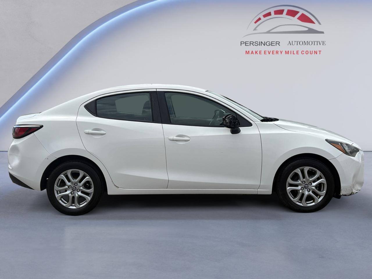 Toyota Yaris iA Manual (Natl) 2017