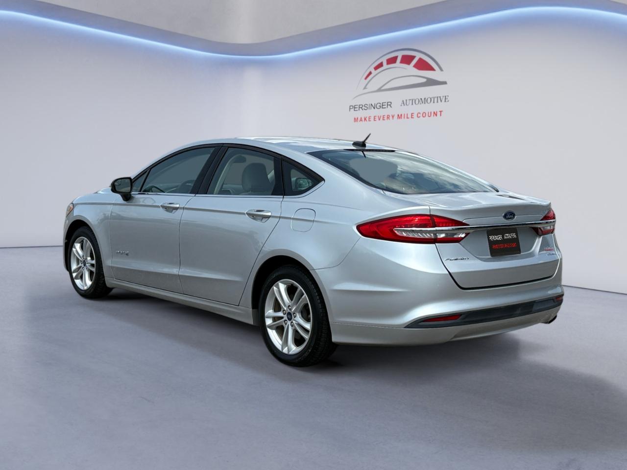 Ford Fusion Hybrid S FWD 2018