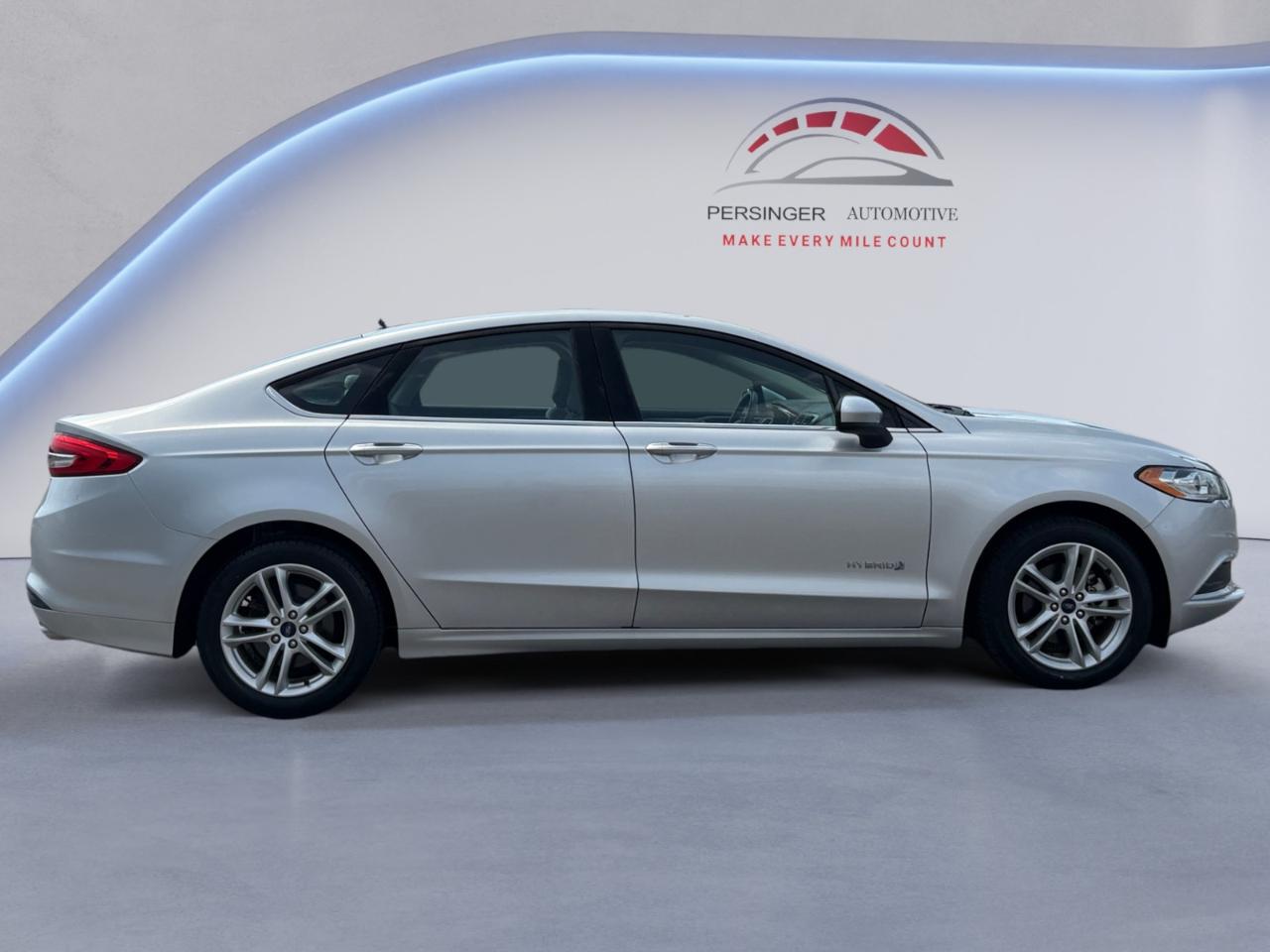 Ford Fusion Hybrid S FWD 2018