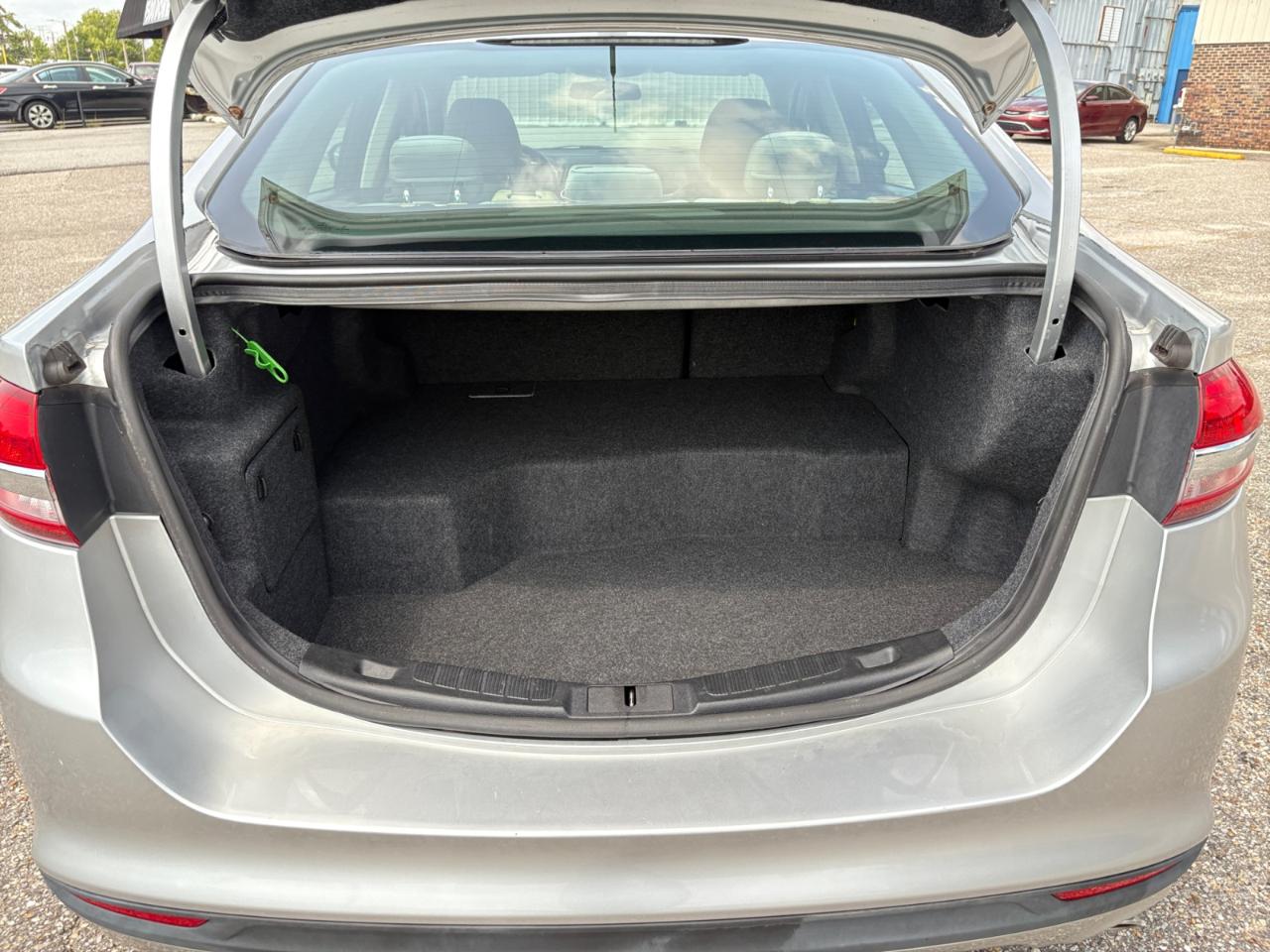 Ford Fusion Hybrid S FWD 2018