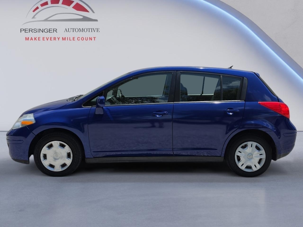 Nissan Versa 1.8 S Hatchback 2012
