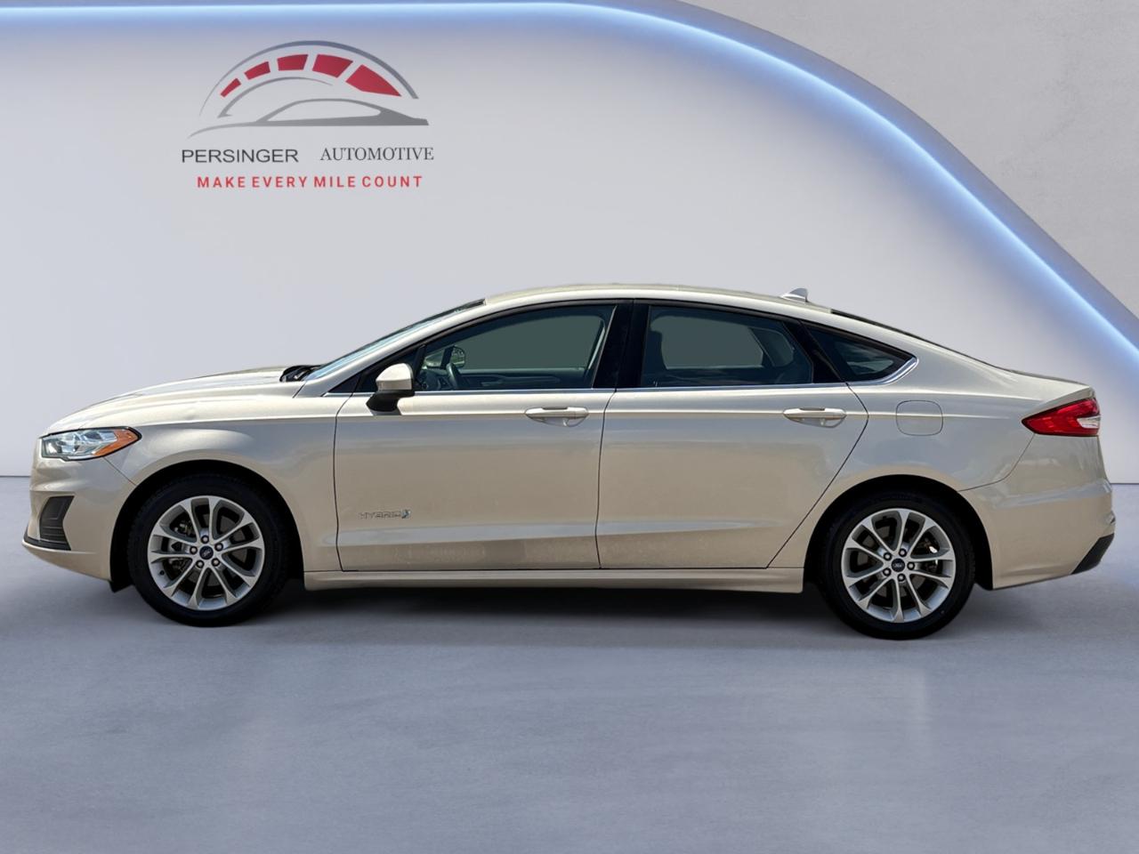 Ford Fusion Hybrid SE FWD 2019