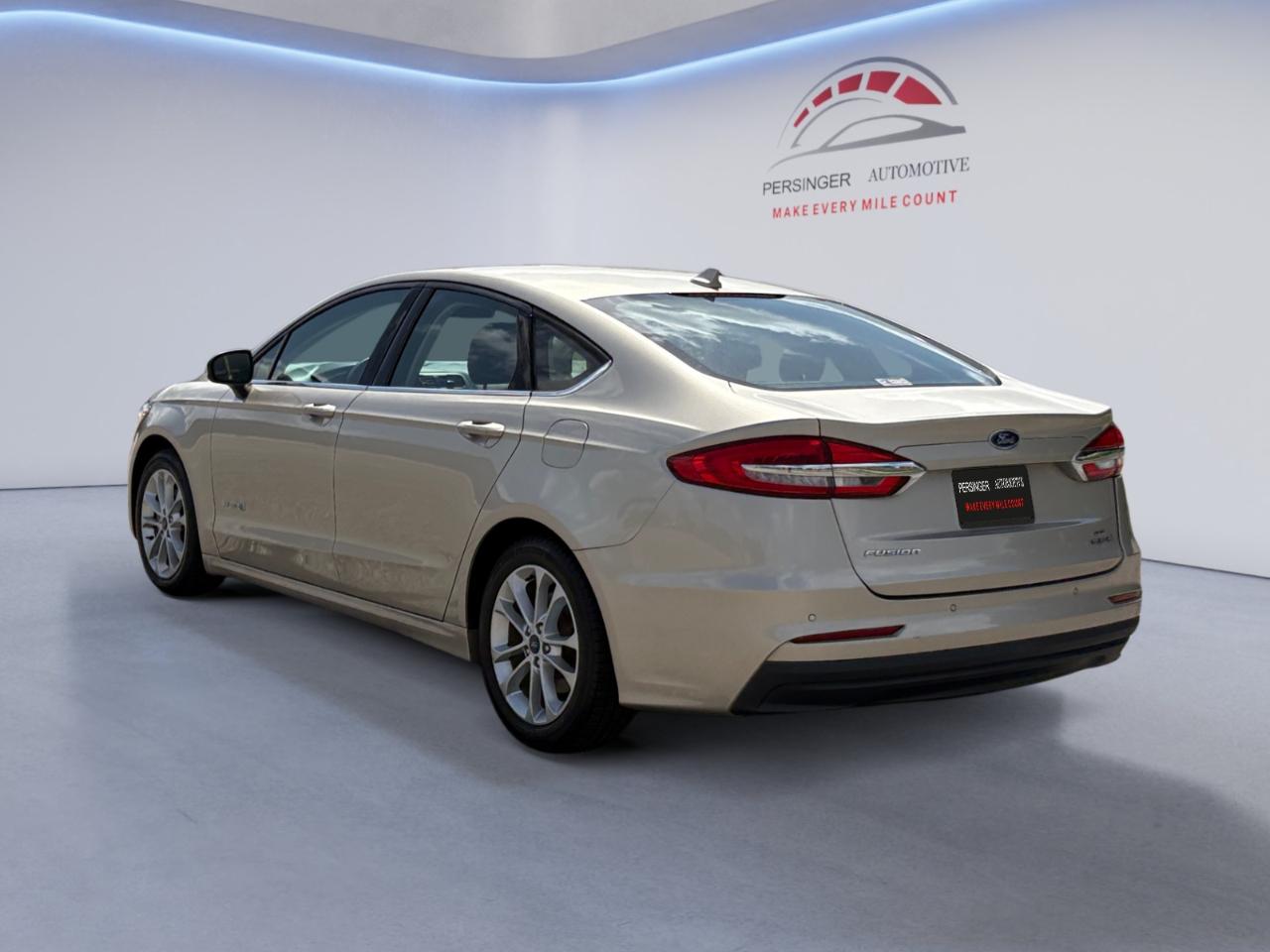 Ford Fusion Hybrid SE FWD 2019