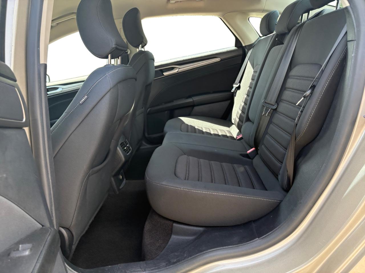 Ford Fusion Hybrid SE FWD 2019