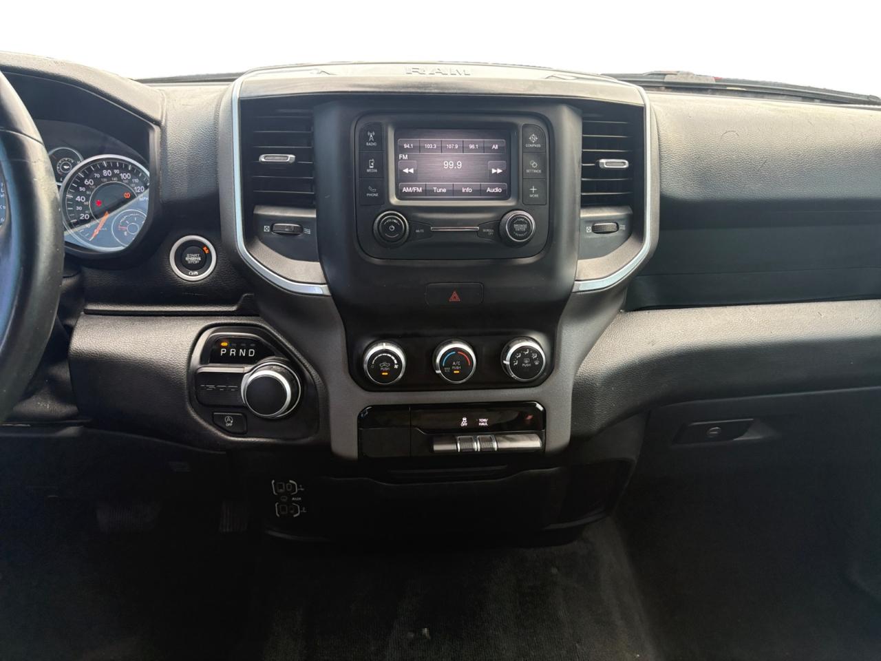 RAM 1500 Big Horn 4x2 Quad Cab 6'4" Box 2022