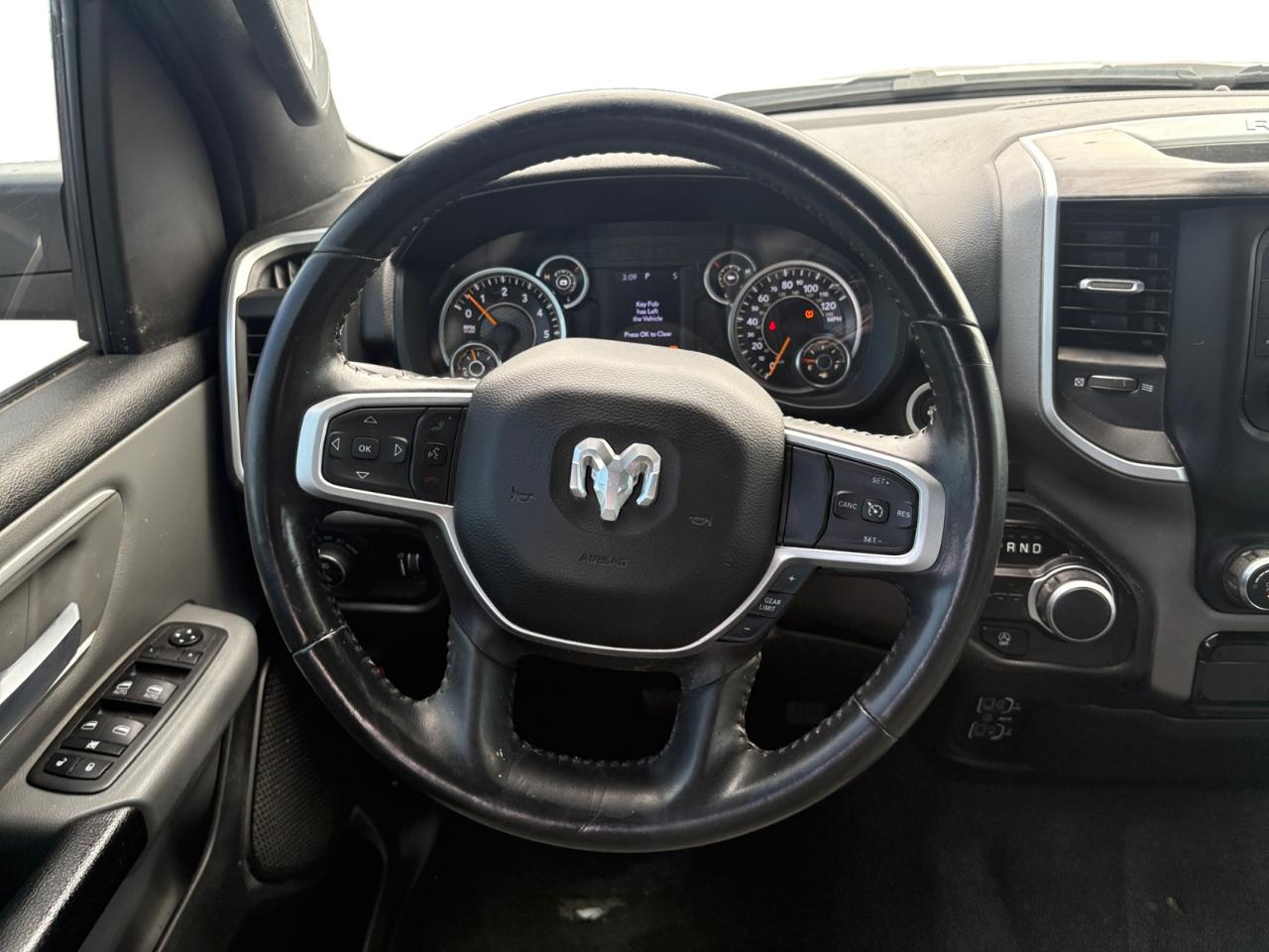 RAM 1500 Big Horn 4x2 Quad Cab 6'4" Box 2022