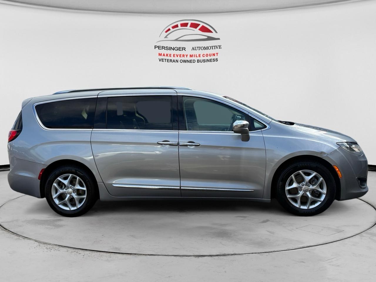 Chrysler Pacifica Limited FWD 2020