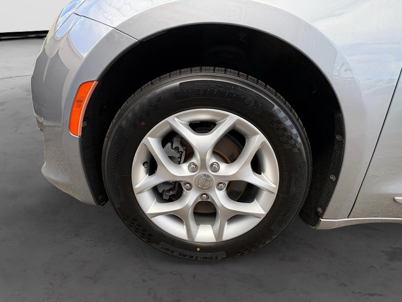 Chrysler Pacifica Limited FWD 2020