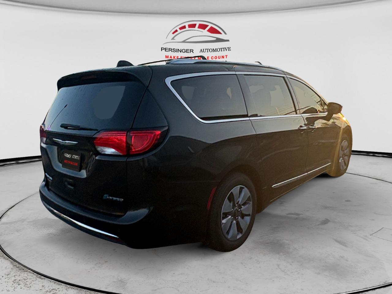 Chrysler Pacifica Hybrid Limited FWD 2018