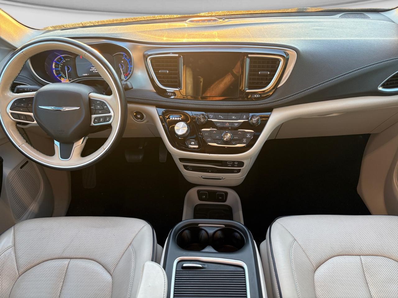 Chrysler Pacifica Hybrid Limited FWD 2018