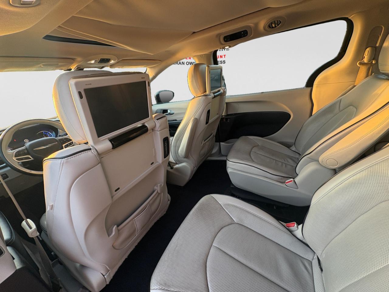 Chrysler Pacifica Hybrid Limited FWD 2018