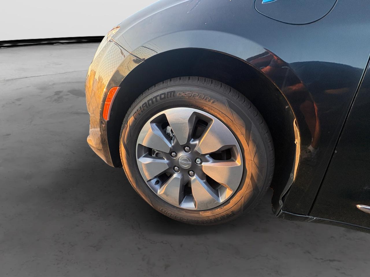 Chrysler Pacifica Hybrid Limited FWD 2018