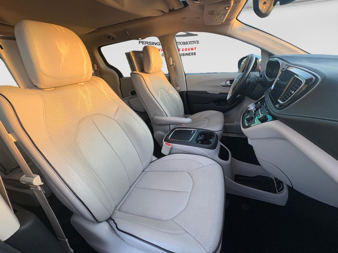 Chrysler Pacifica Hybrid Limited FWD 2018