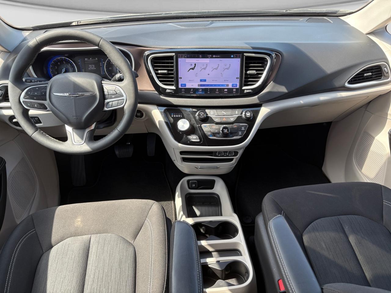 Chrysler Voyager LX FWD 2024