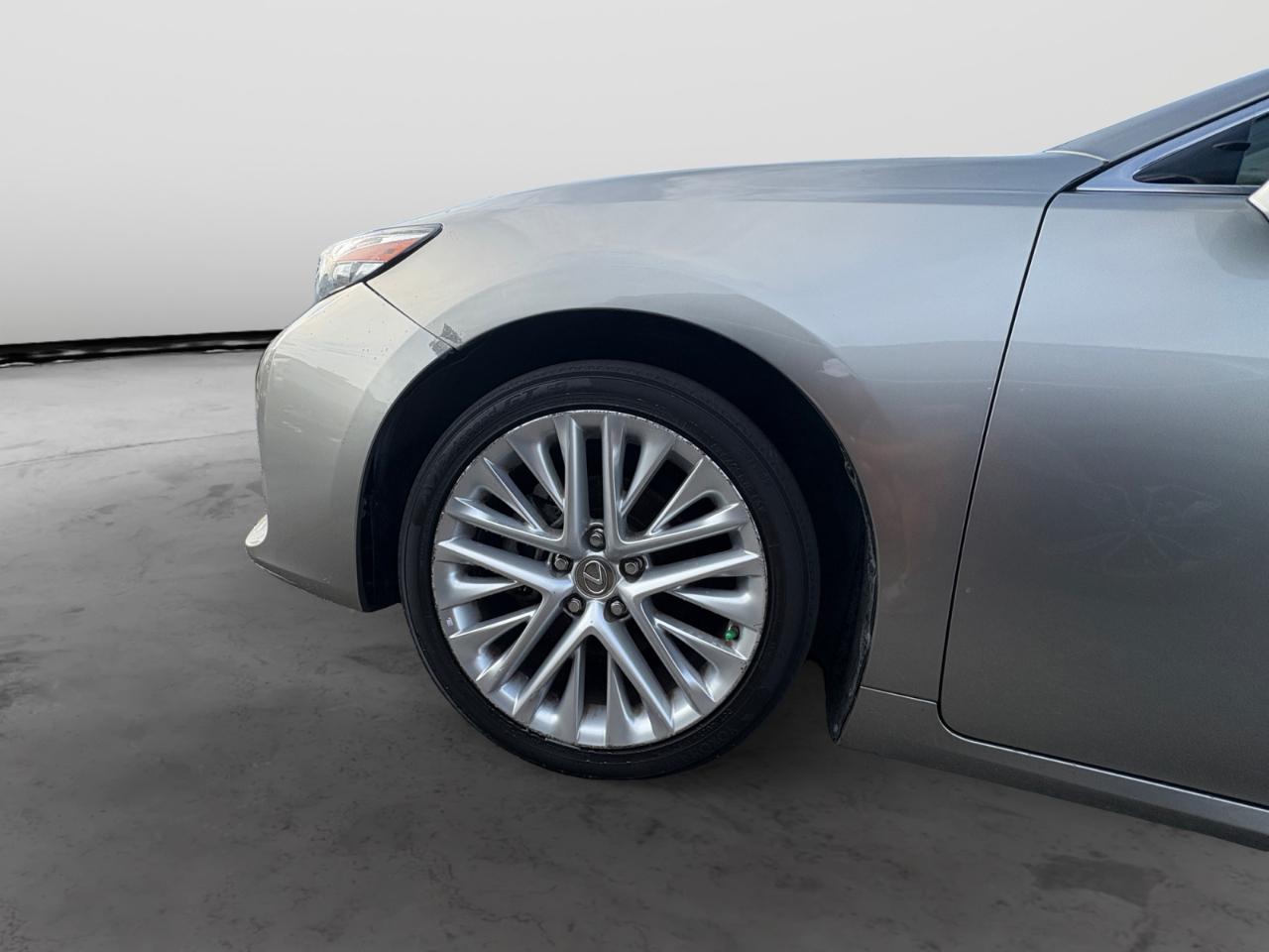 Lexus ES 350 4dr Sdn 2016