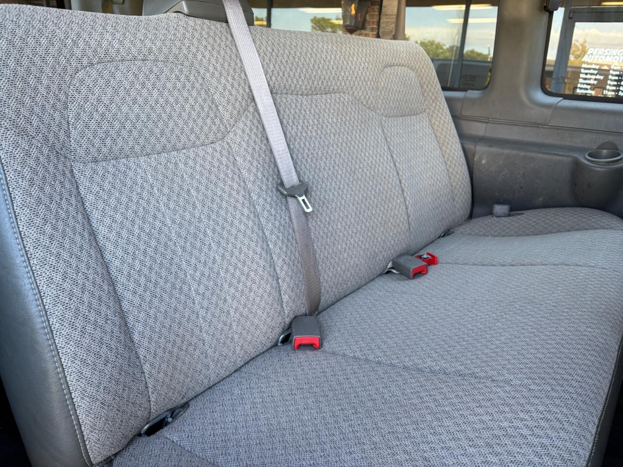 Chevrolet Express Passenger RWD 3500 155" LT w/1LT 2017