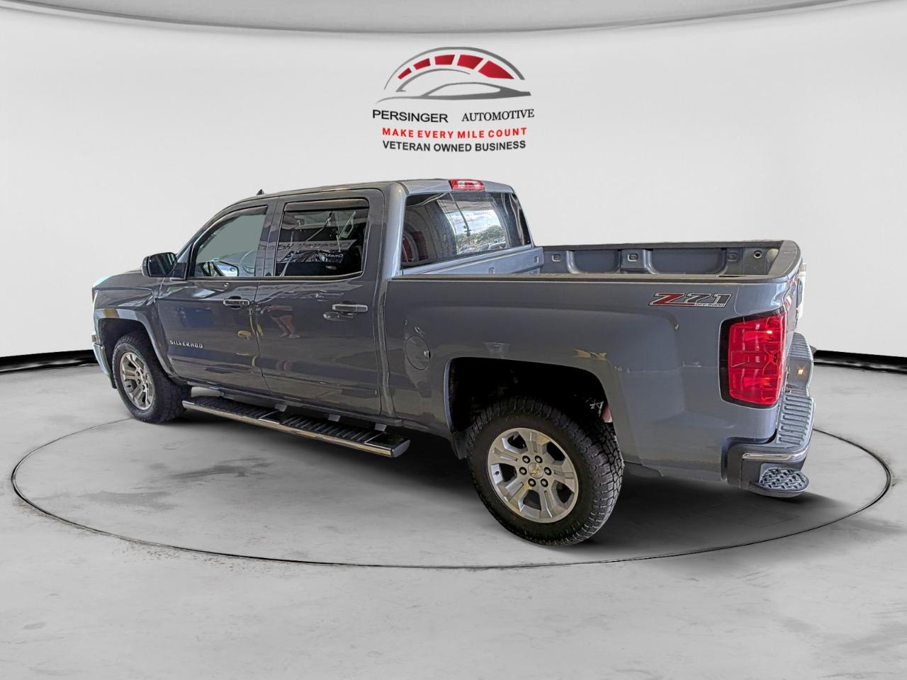 Chevrolet Silverado 1500 4WD Crew Cab 143.5" LT w/2LT 2015