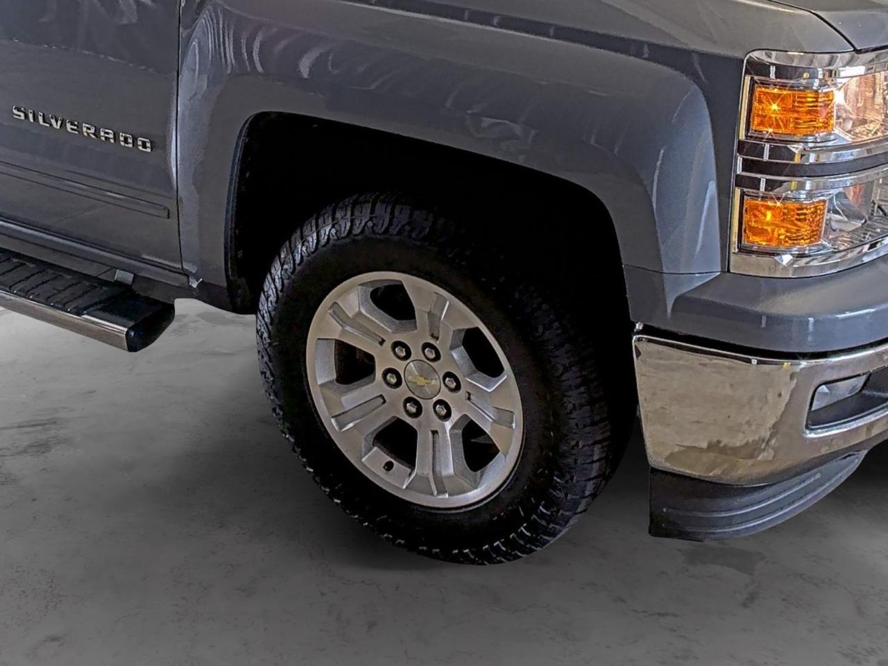 Chevrolet Silverado 1500 4WD Crew Cab 143.5" LT w/2LT 2015