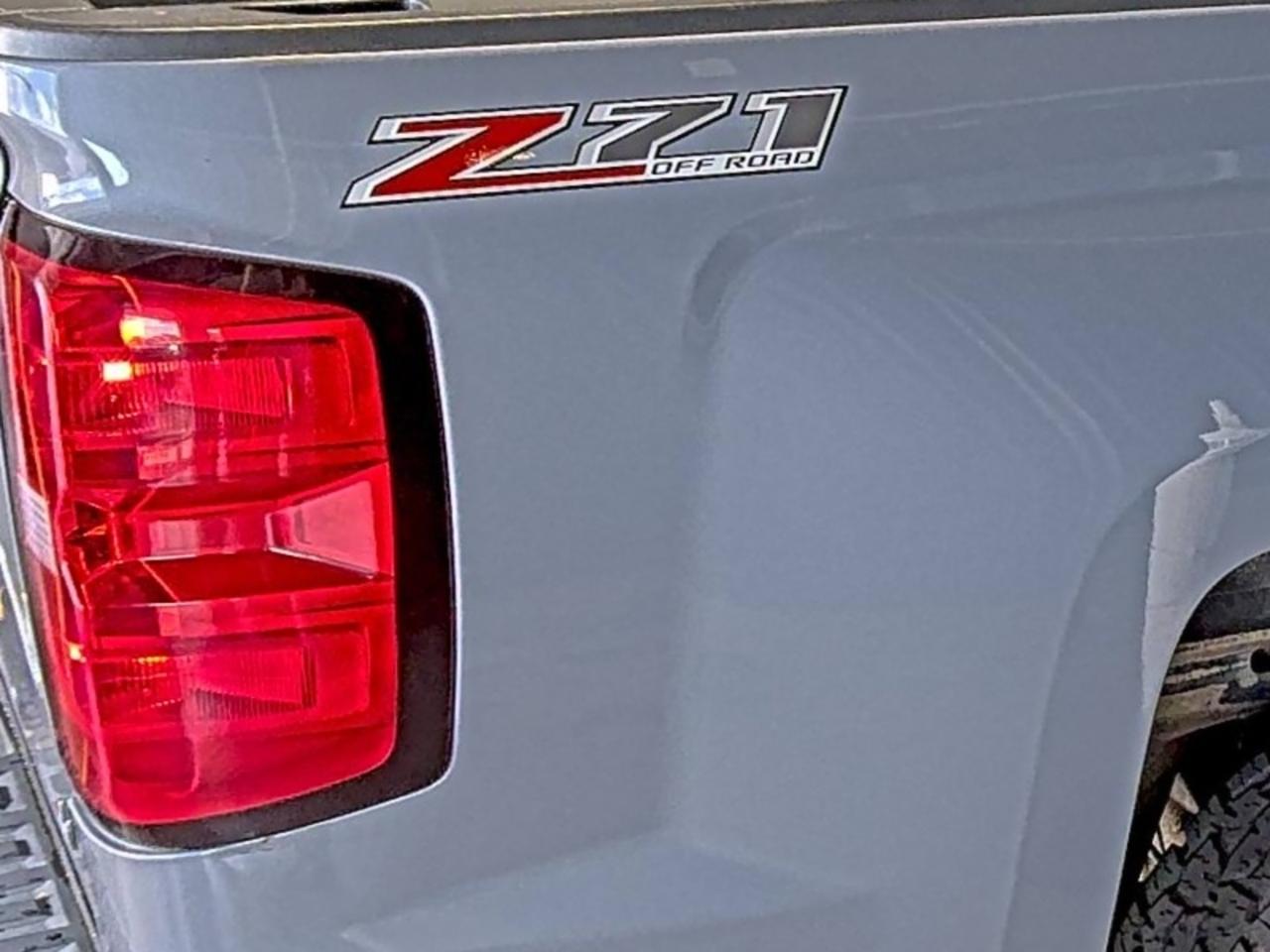 Chevrolet Silverado 1500 4WD Crew Cab 143.5" LT w/2LT 2015
