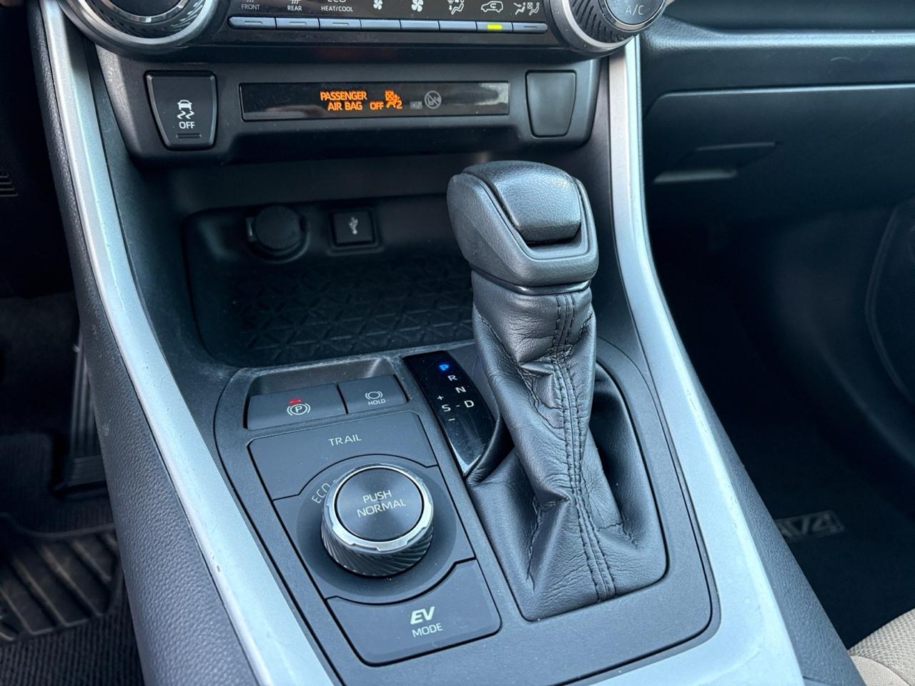 Toyota RAV4 Hybrid XLE AWD 2020