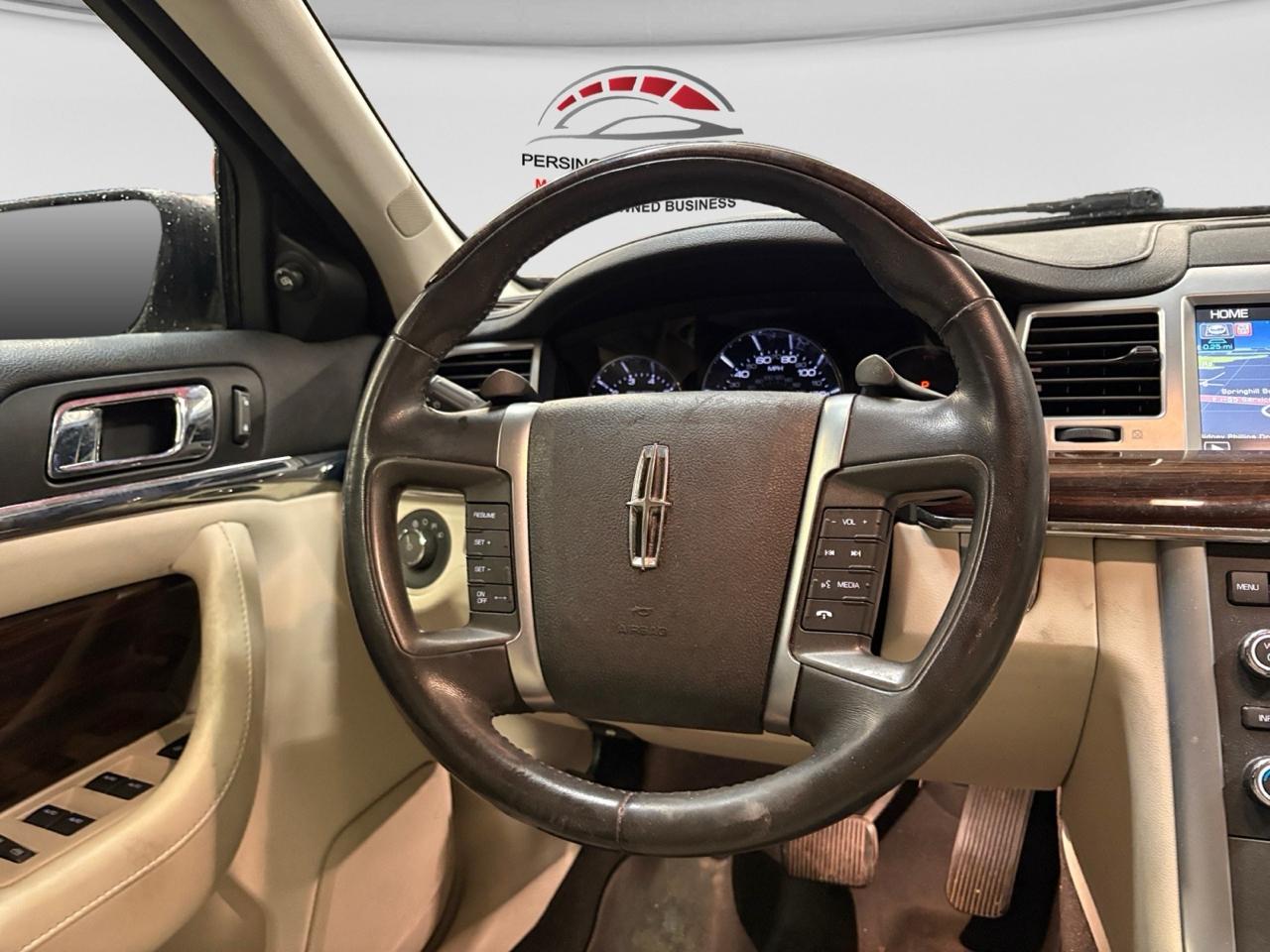 Lincoln MKS 4dr Sdn 3.5L AWD w/EcoBoost 2011
