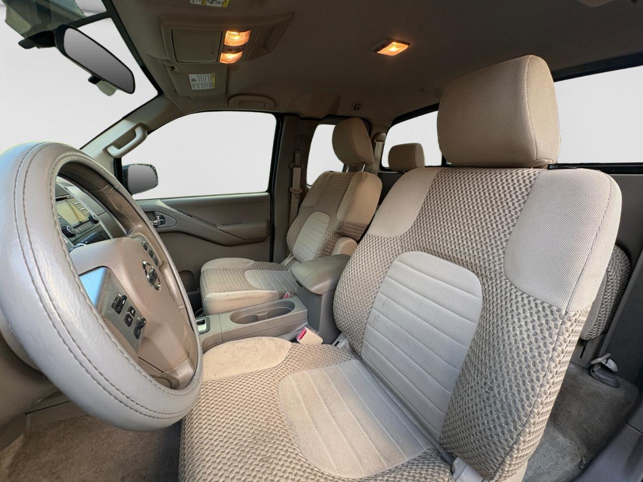 Nissan Frontier 4WD King Cab Auto SV 2013