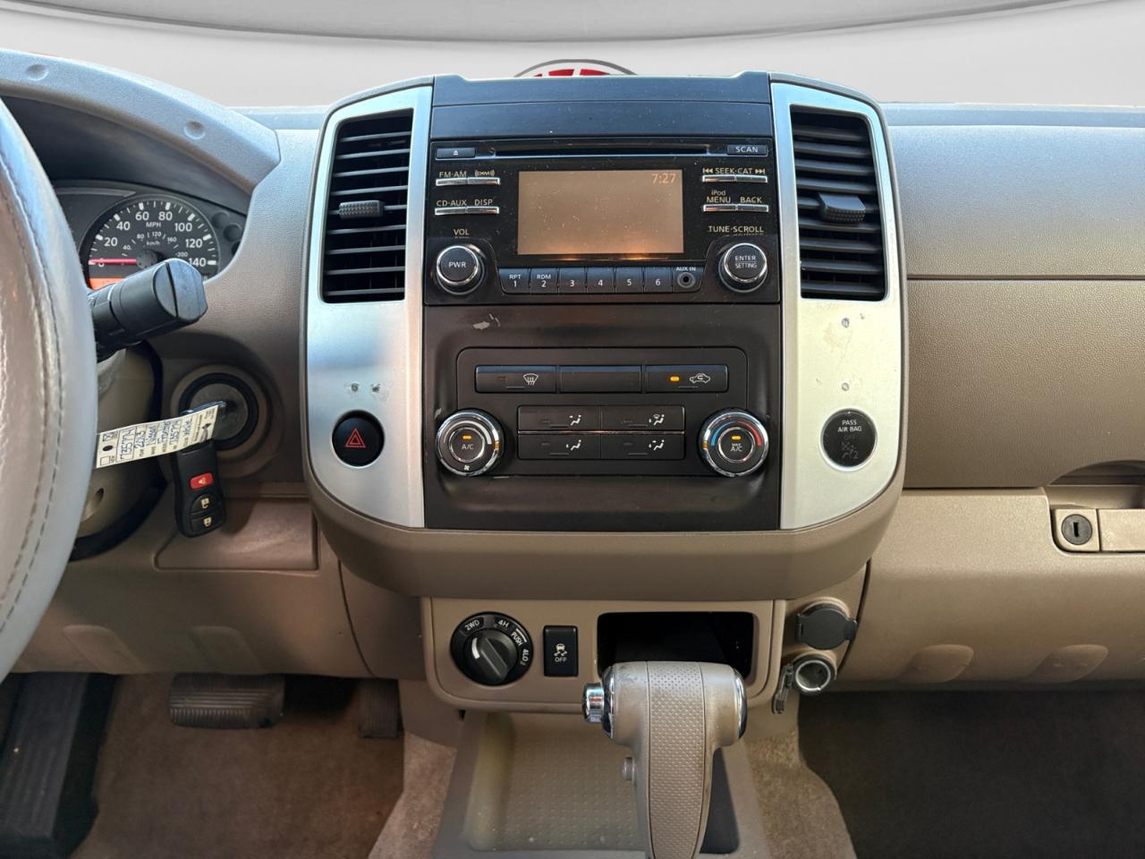 Nissan Frontier 4WD King Cab Auto SV 2013