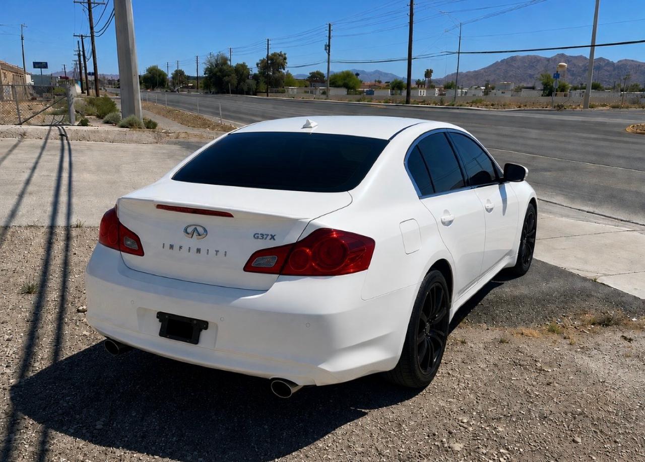 Infiniti G37X  2013