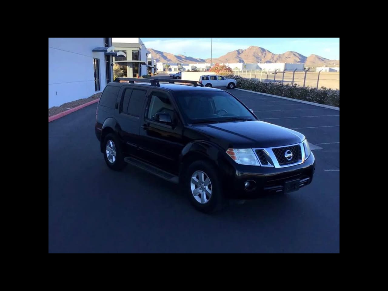 Nissan Pathfinder LE 2012