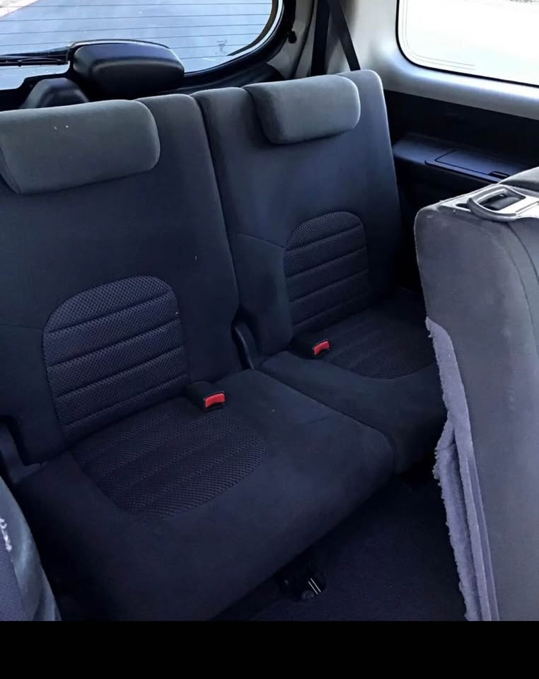 Nissan Pathfinder LE 2012