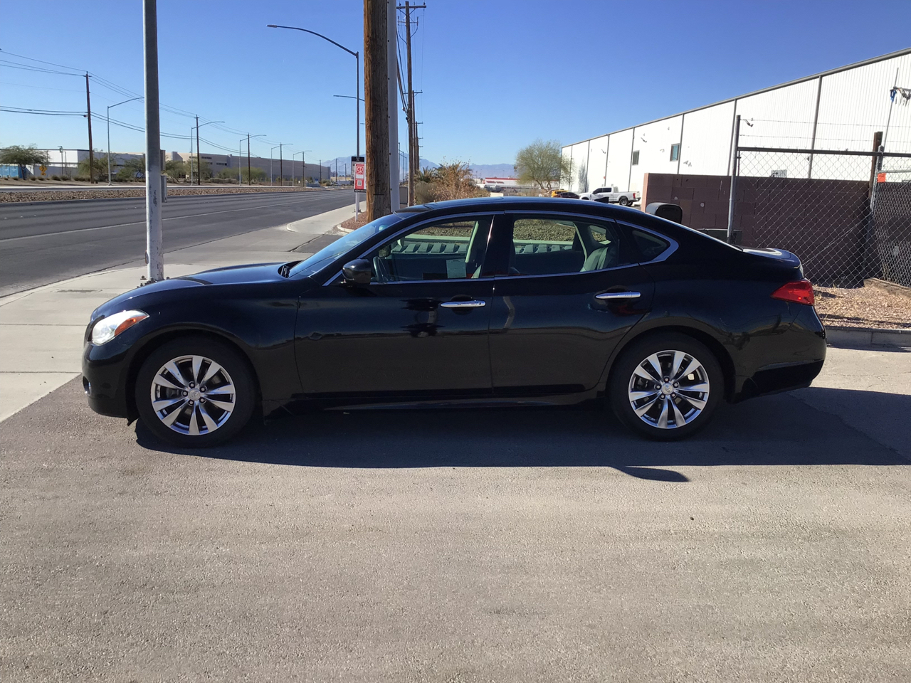 Infiniti M37  2013