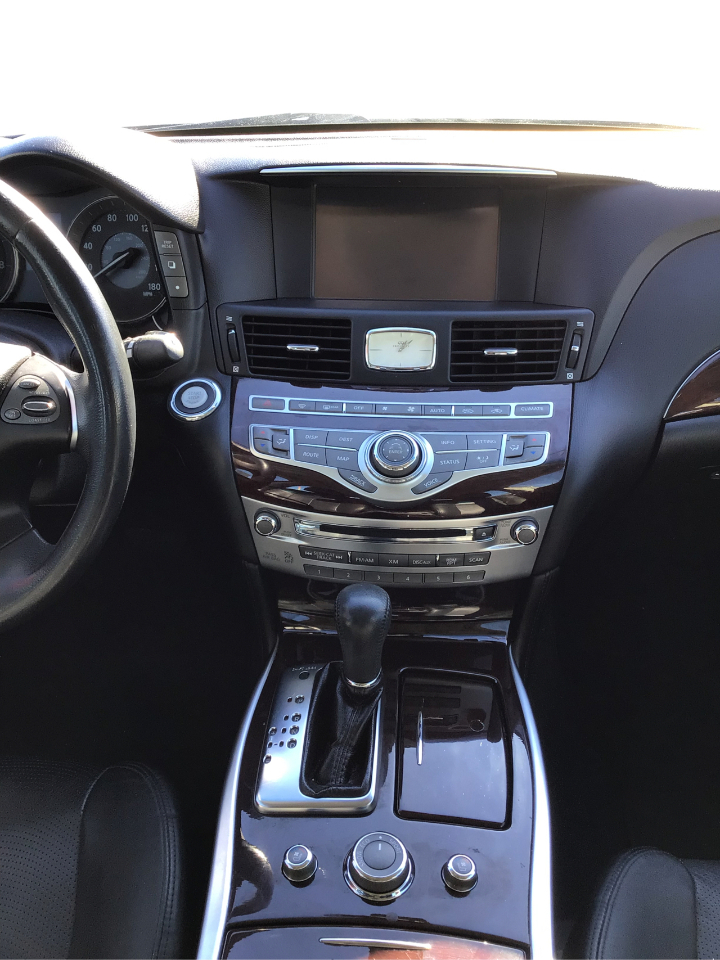 Infiniti M37  2013