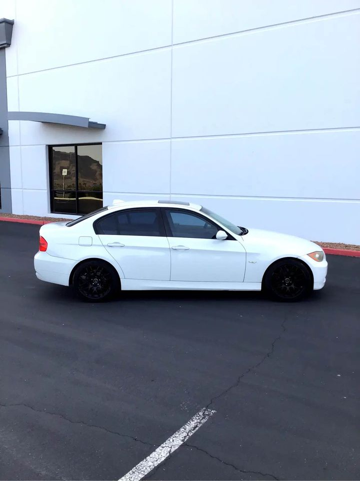 BMW 3-Series 328i Sedan 2012